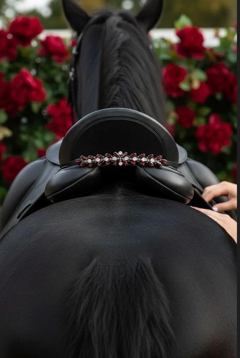 Ei San Francisco Saddle Charm